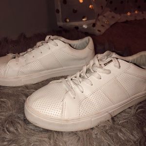 American Eagle Sneakers